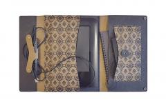 Husa tableta cu buzunare multifunctionale, notes si pix din materiale reciclate - Olive thumbnail