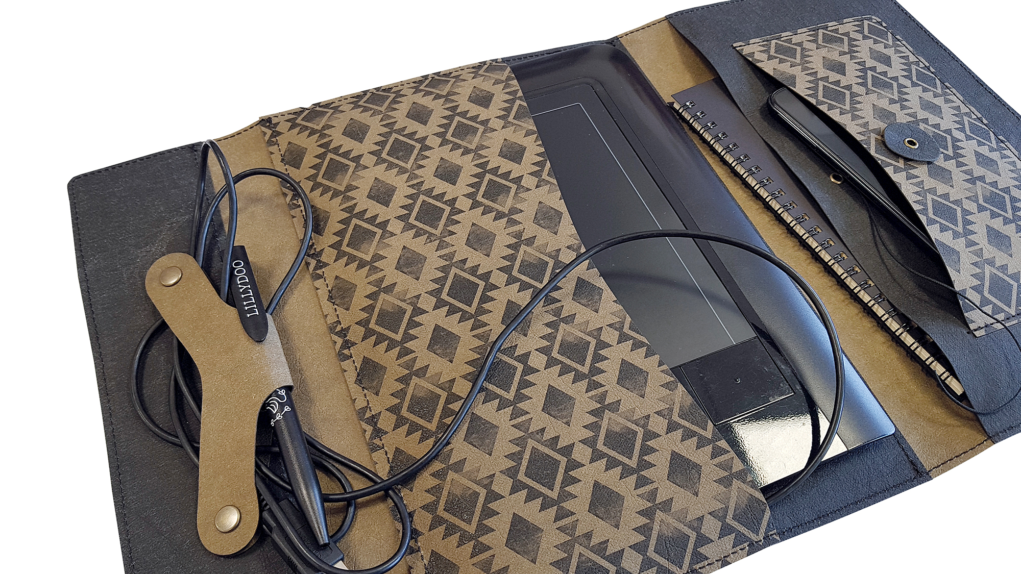 Husa tableta cu buzunare multifunctionale, notes si pix din materiale reciclate - Olive